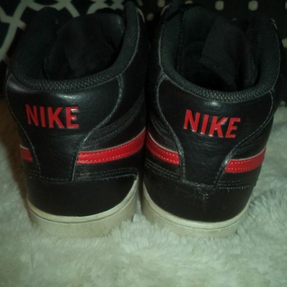 BLACK-RED NIKE SNEAKERS COURT VISION MID CASUAL SHOES DM868-001~MENS SIZE 11.5 - Picture 6 of 7